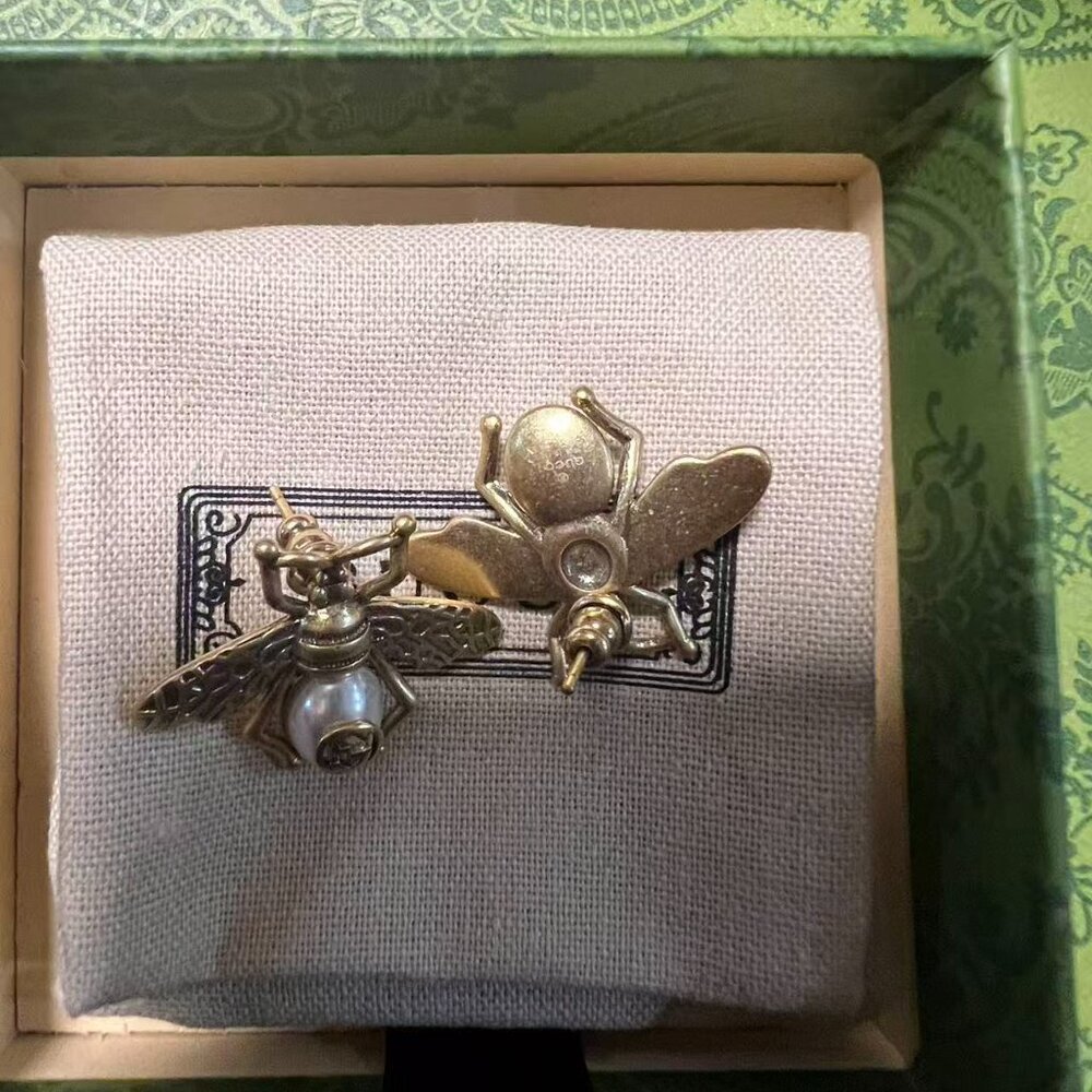 New Gucci bee earrings with box and bag - Picture 2 of 6